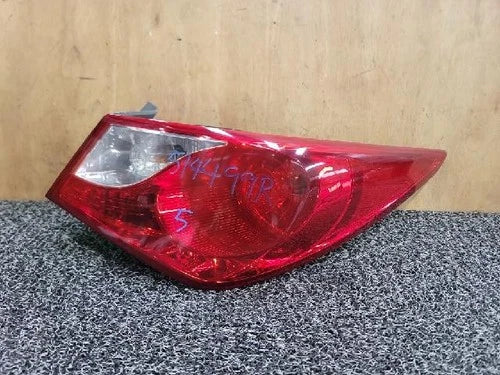Right outer rear tail light assembly compatible with Hyundai YF 2013, OEM 92402 3S010