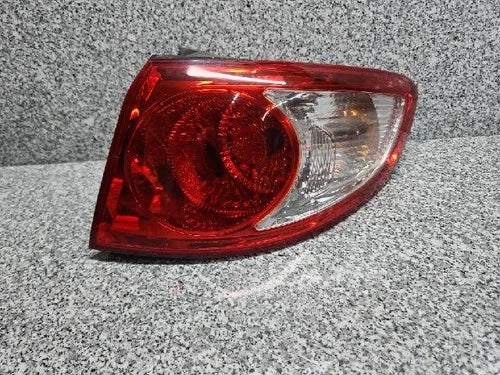 Right outer rear tail light assembly (OEM) 92402 2B000 compatible with Hyundai Santa Fe 2009
