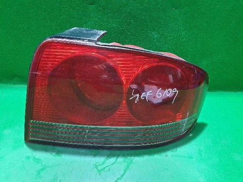 Right rear combination tail light assembly compatible with Hyundai EF 2003, genuine OEM replacement part 92402 3D000