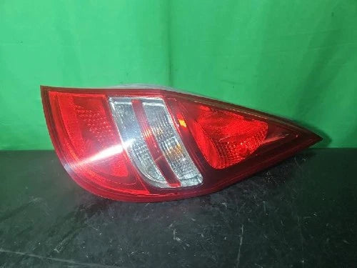Right rear tail light assembly (RH) compatible with Hyundai i30 2011, genuine OEM replacement part 92402 2L000