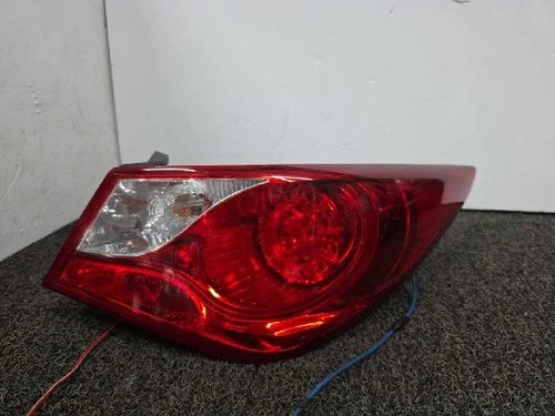 Rear combination tail light (right) compatible with Hyundai YF 2011, genuine OEM replacement part 924023S100