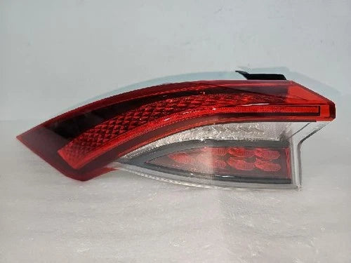 Left outer rear tail light assembly compatible with Hyundai Azera 2020, genuine OEM replacement part 92401 G8600