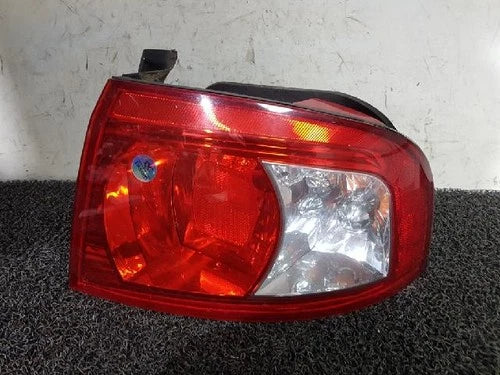 Kia Optima 2004 - Right rear combination tail light OEM 92421 3C070