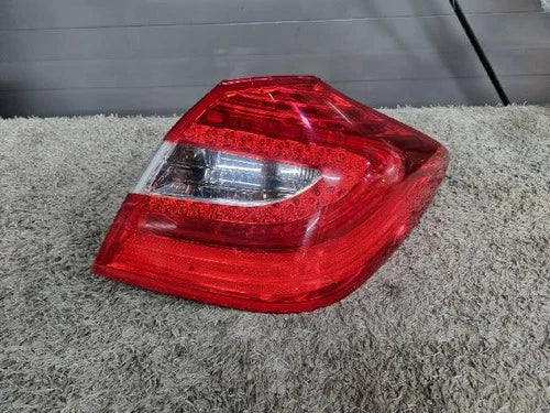 Rear combination tail light (right) compatible with Hyundai Genesis Coupe 2011, genuine OEM replacement part 92402-3M2
