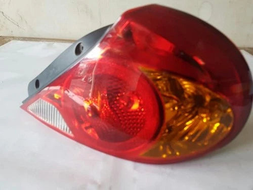 Kia Spectra 2002 Right rear combination tail light assembly OEM 0K2N1 51150A