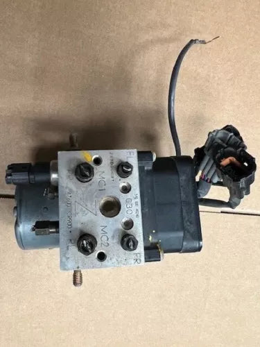 Bomba/Módulo ABS OEM usada para 2003-2004 Infiniti M45