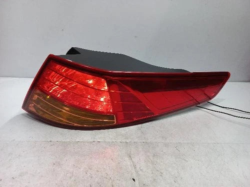 Right rear combination tail light assembly compatible with Kia K5 2012, genuine OEM replacement part 924022T000