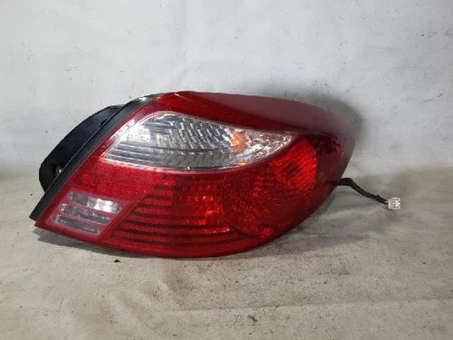 Right rear tail light assembly compatible with Kia RIO 2002, genuine OEM replacement part 0K30C 51150A