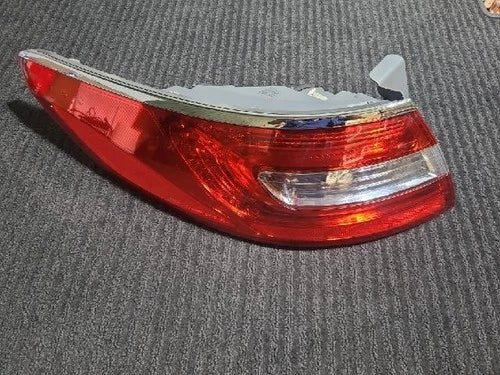 Used OEM Part - Combination Tail Light Assembly compatible with Hyundai Azera 2014, OEM 92401 3V301