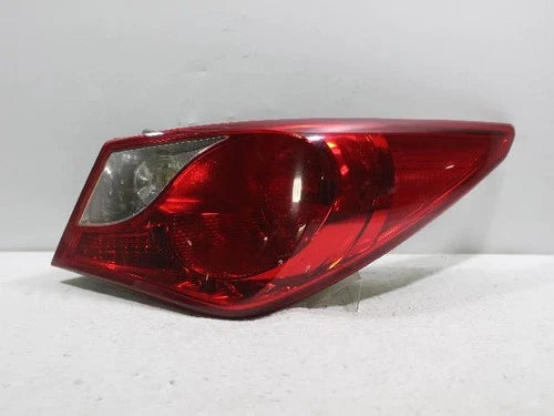 Used OEM Part - Combination Tail Light Assembly compatible with Hyundai YF 2014 (right/outer) OEM 924023S010