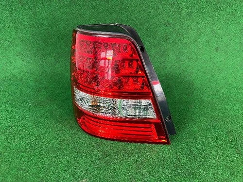 Left rear combination tail light compatible with Kia Sorento 2007, genuine OEM replacement part 92401 3E540
