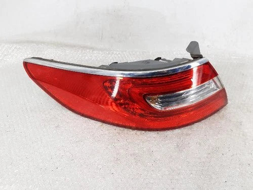 Left rear tail light assembly compatible with Hyundai Azera 2014, genuine OEM replacement part 92403 3V000