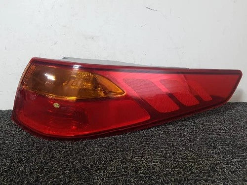 Right rear combination tail light assembly OEM 92402 2T500 compatible with Kia K5 2015