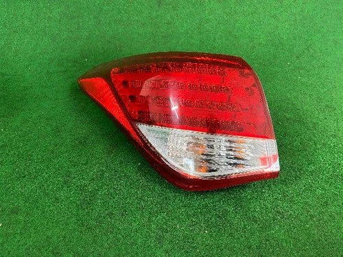 Left rear tail light assembly compatible with Hyundai i40 2012, genuine OEM replacement part 92401 3Z310