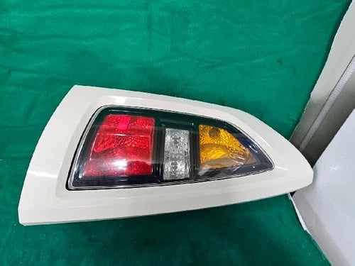 Used OEM Part - light assembly/tail lights rear combination compatible with Kia Soul 2010, genuine OEM replacement part 92410 2K000
