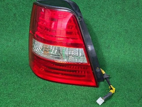 Left rear tail light compatible with Kia Sorento 2008, genuine OEM replacement part 924013E540