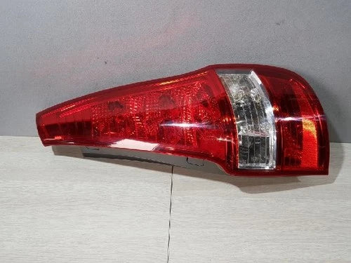 Right rear tail light assembly compatible with Hyundai i30 2010, genuine OEM replacement part 92402 2L100