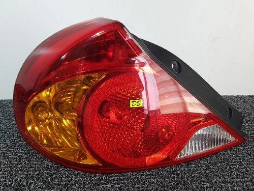 Rear combination tail light (left) compatible with Kia Carens 2002, OEM 0K2N1 51160A