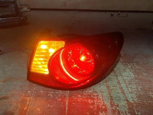 Right outer rear tail light assembly Hyundai Elantra 2007 OEM 92402-2H000