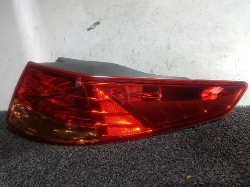 Rear combination tail light assembly (right) compatible with Kia K5 2011, OEM 92402 2T000