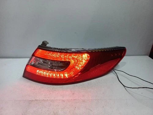 Right outer rear tail light assembly compatible with Hyundai Azera 2011, genuine OEM replacement part 924043V000