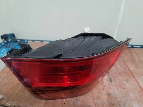 Left rear combination tail light compatible with Kia K5 2015, genuine OEM replacement part 92401-2T500