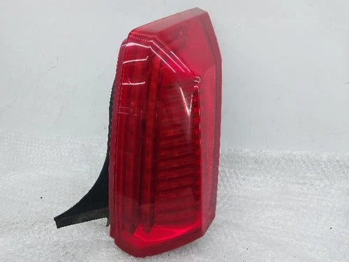 Rear tail light of the passenger side compatible with Cadillac 2.0 Luxury 2017, genuine OEM replacement part 23336518