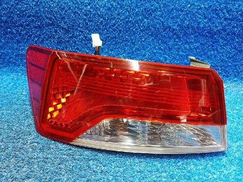 Conjunto de luz trasera / calavera Kia 2010 OEM 92401 1M300