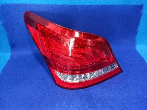 Rear combination tail light (left side/driver side) for Hyundai Equus 2010, genuine OEM replacement part 92401-3N010
