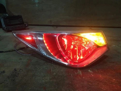 Refacción OEM Usada - Faro/Calavera izquierdo Hyundai 2012 - Combinación trasera exterior, LH OEM 924014R000