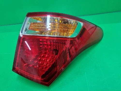 Right outer rear tail light assembly compatible with Hyundai Veracruz 2008, genuine OEM replacement part 92402 3J000