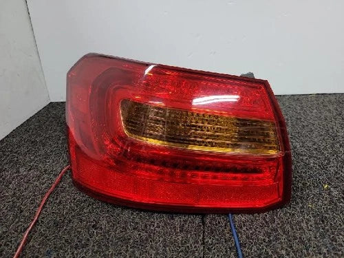 Left rear tail light assembly compatible with Kia Cadenza 2011, genuine OEM replacement part 924013R000
