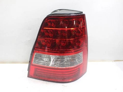 Right rear tail light assembly compatible with Kia Sorento 2007, genuine OEM replacement part 92402 3E500