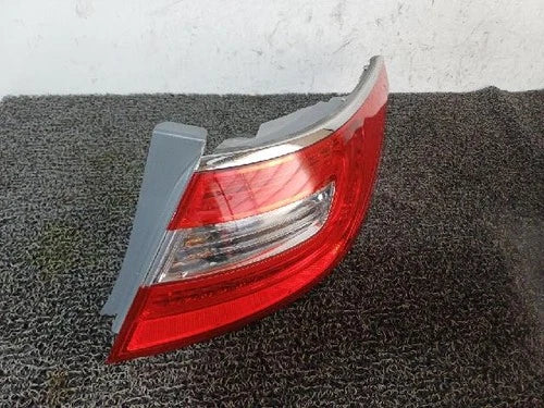Rear combination tail light (right) compatible with Hyundai Azera 2012, genuine OEM replacement part 92404 3V000