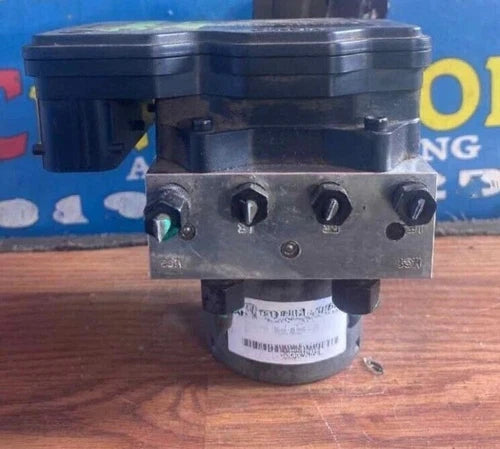 Bomba/Módulo ABS OEM usada para 13-14 Hyundai Sonata Hybrid | ID589204R600 - 2.4L