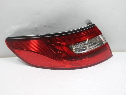 Rear tail light assembly center compatible with Hyundai Azera 2011, genuine OEM replacement part 92401 3V000