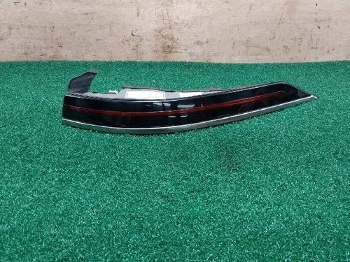 Rear Used OEM Tail Light - Hyundai XG300/XG350 2023 assembly right rear tail light, genuine OEM replacement part 92402N1000