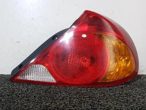 Kia Spectra 2003 Right rear combination tail light assembly OEM 0K2N1 51150A