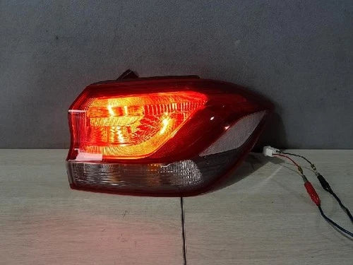 Right rear combination tail light assembly OEM 92402 G3000 compatible with Hyundai i30 2018