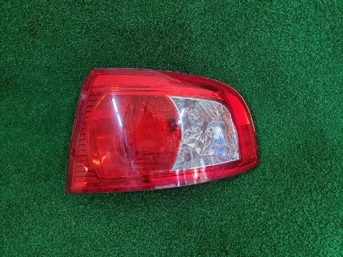 Kia Optima 2003 - Right rear combination tail light OEM 92421 3C070