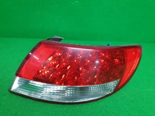 Right rear combination tail light assembly OEM 92402 3L001 compatible with Hyundai Azera 2008