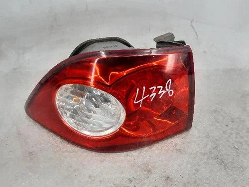Right rear combination tail light assembly compatible with Kia Sorento 2007, genuine OEM replacement part 92402 2G005