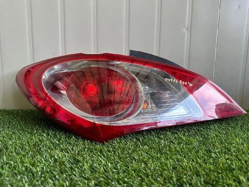 Left rear tail light assembly Hyundai Genesis 2010 OEM 924012M000