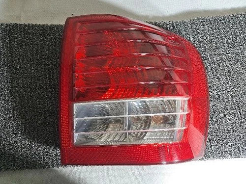 Right rear tail light assembly compatible with Kia Carnival 2007, genuine OEM replacement part 92402 4J000