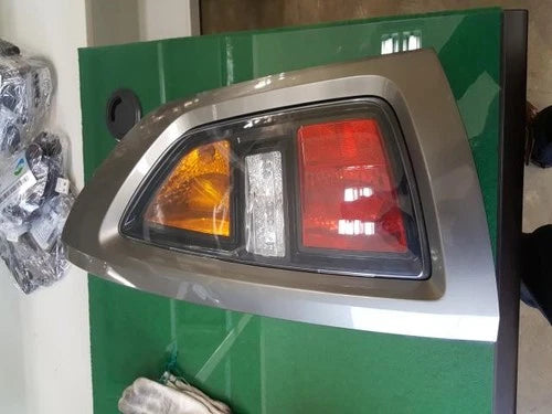 Right rear tail light assembly compatible with Kia Soul 2011, genuine OEM replacement part 92420 2K000
