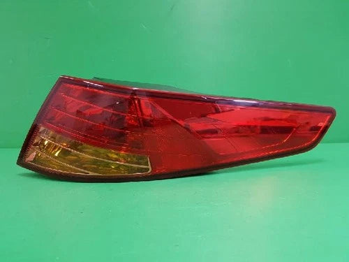 Right rear combination tail light assembly OEM 92402 2T000 compatible with Kia K5 2013