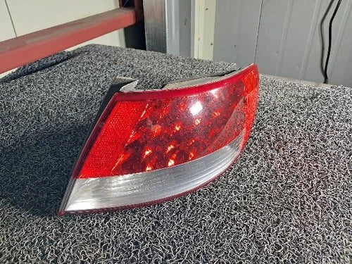 Rear Used OEM Tail Light - Hyundai XG300/XG350 2007 assembly Tail Light right, RH OEM 92402, 3L001