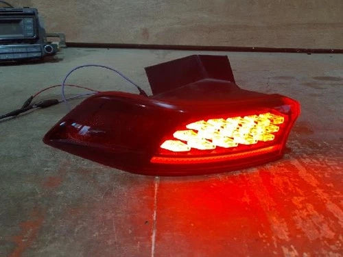 Left outer rear tail light assembly compatible with Kia Carnival 2020, genuine OEM replacement part 92401-R0100