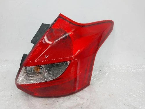Right outer rear tail light assembly compatible with Ford Focus 2.0 TDCi 2014, OEM BM51 13404 AK