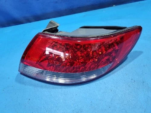 Rear Used OEM Tail Light - Hyundai XG300/XG350 2008 assembly right rear tail light, RH OEM 92402, 3L001
